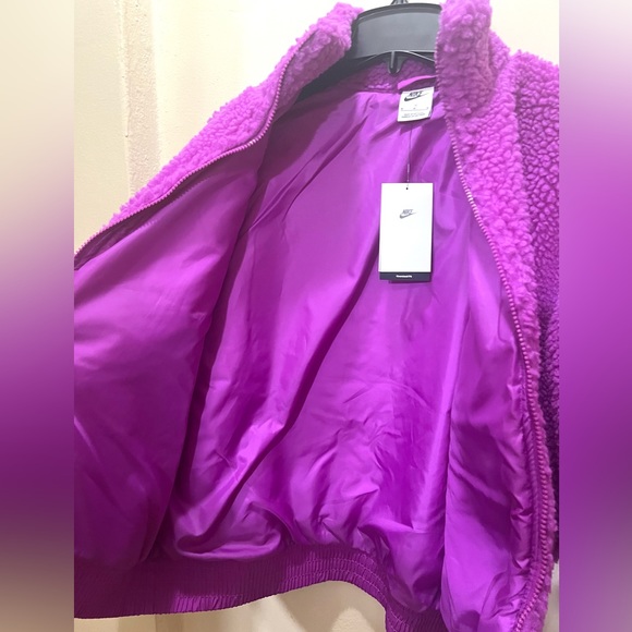 Nike Women’s Oversized Plush Swoosh Jacket - Picture 10 of 15